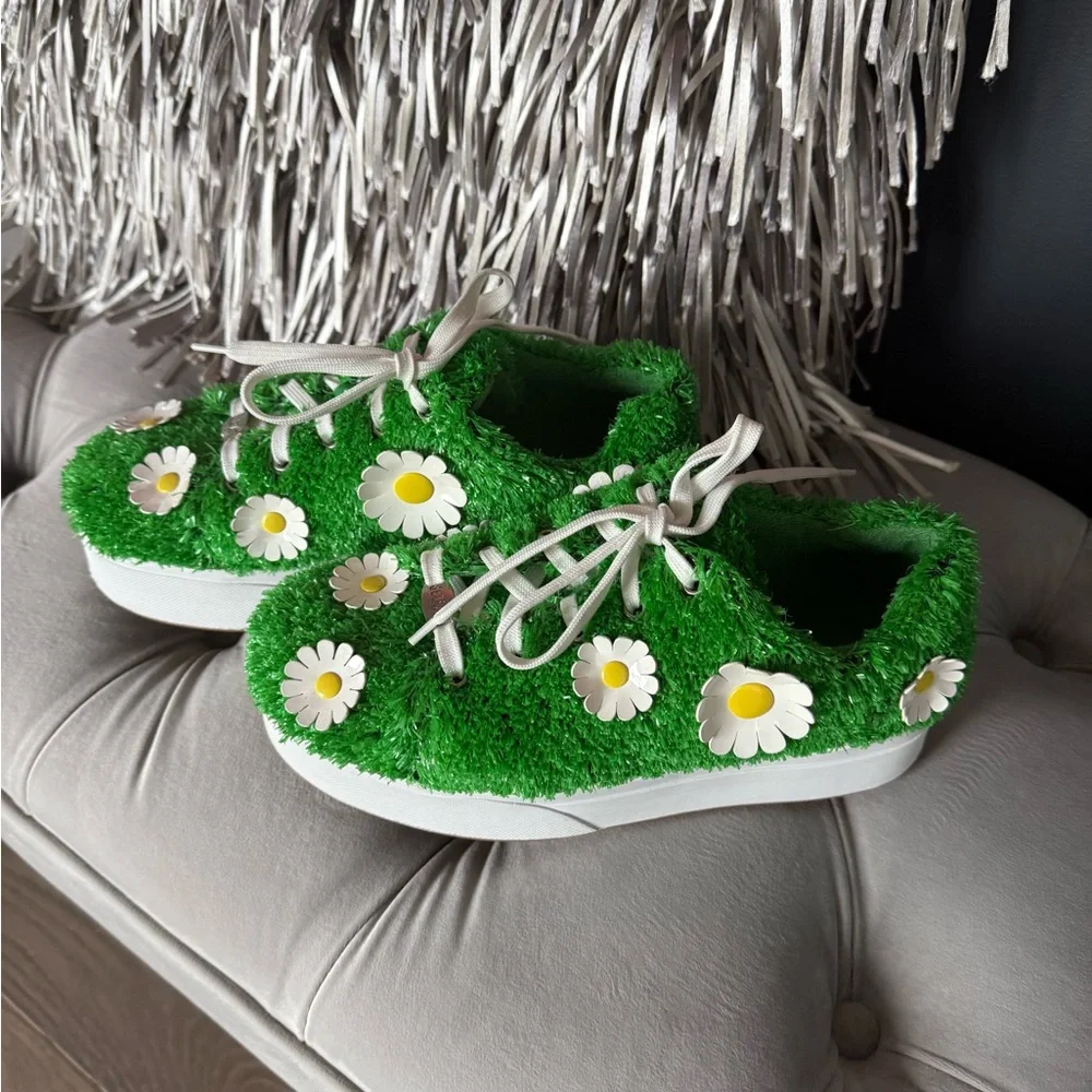 Dolls Kill Grass Green Daisy Sneakers - Picture 5 of 6
